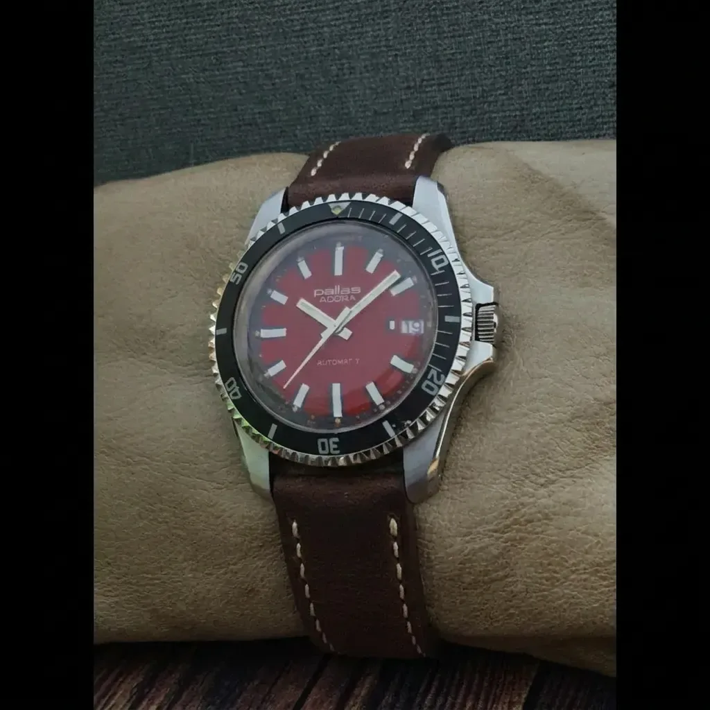 Pallas 4003 on Vintage Leather strap