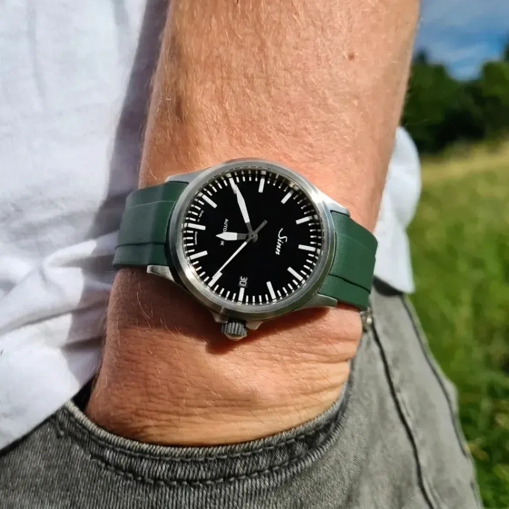 Sinn 556 I on Green Smooth FKM Rubber